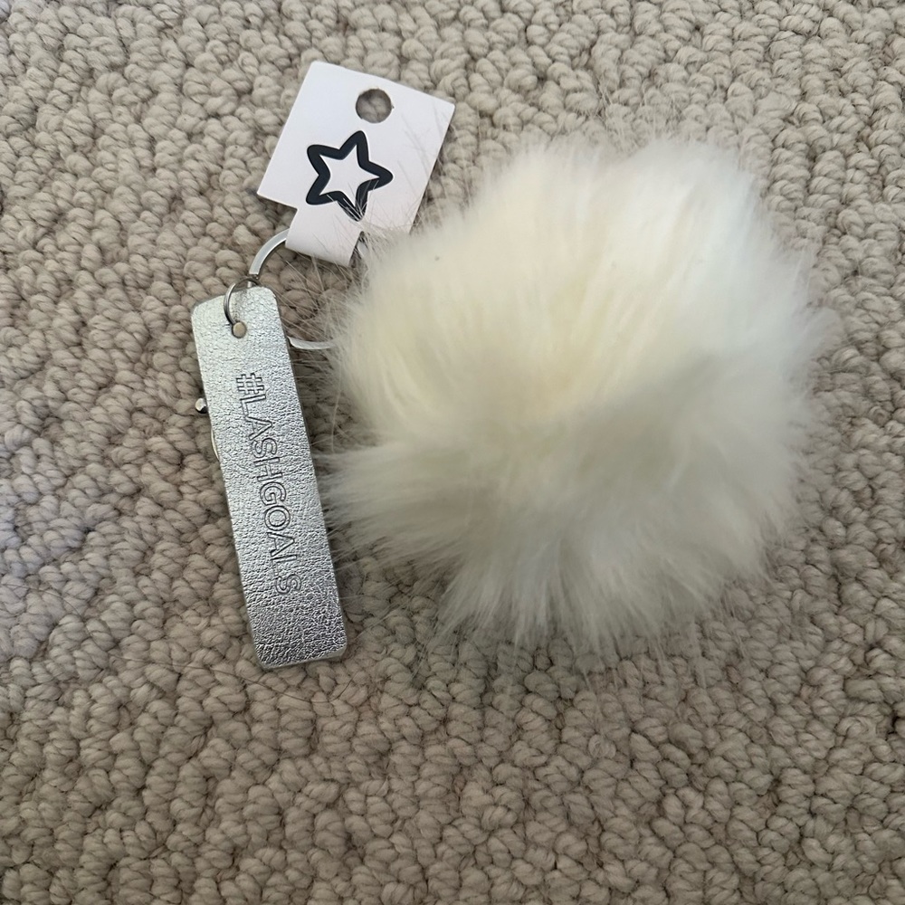 Nwt dual saying Pom Pom key chain
